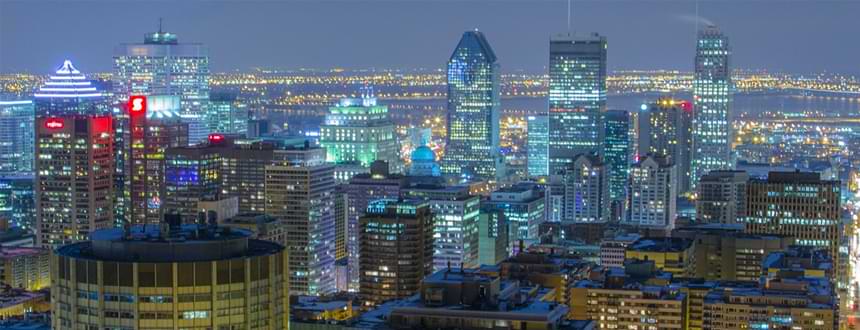 Meilleur forfait internet Montréal : une vue de Montréal la nuit